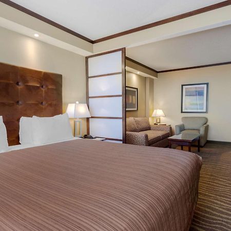 Best Western Premier Denham Inn & Suites Ледук Экстерьер фото