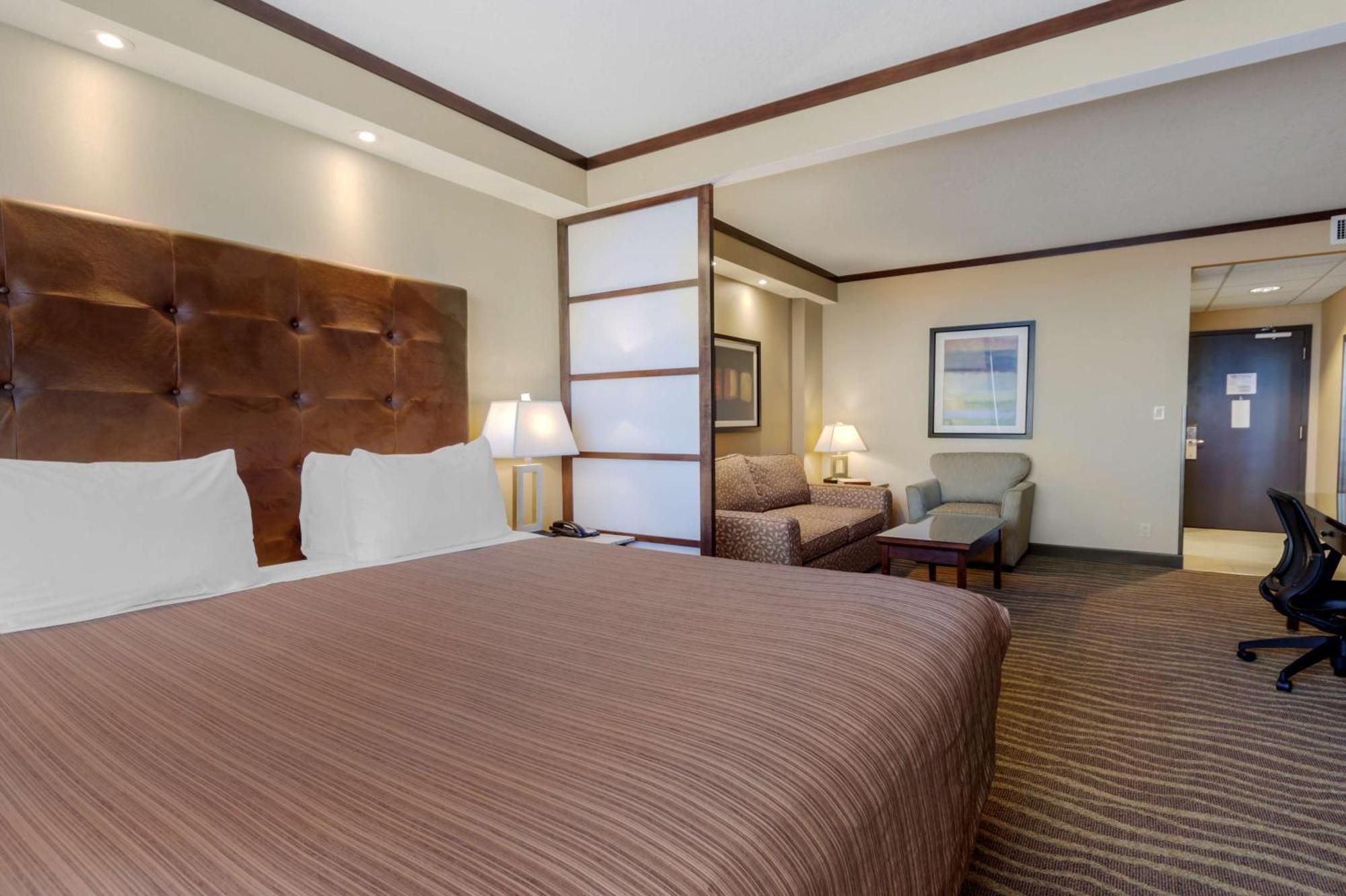 Best Western Premier Denham Inn & Suites Ледук Экстерьер фото