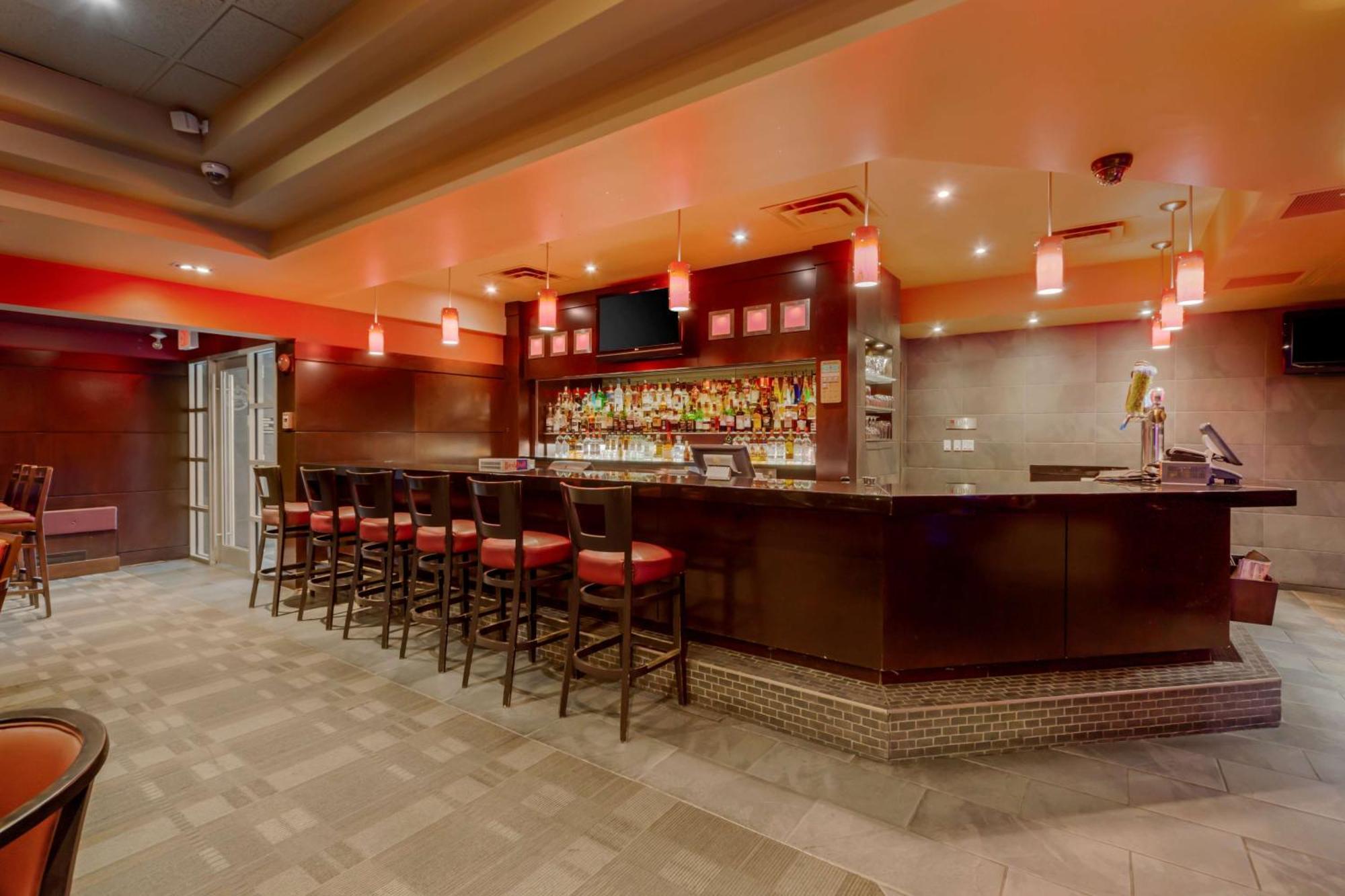 Best Western Premier Denham Inn & Suites Ледук Экстерьер фото