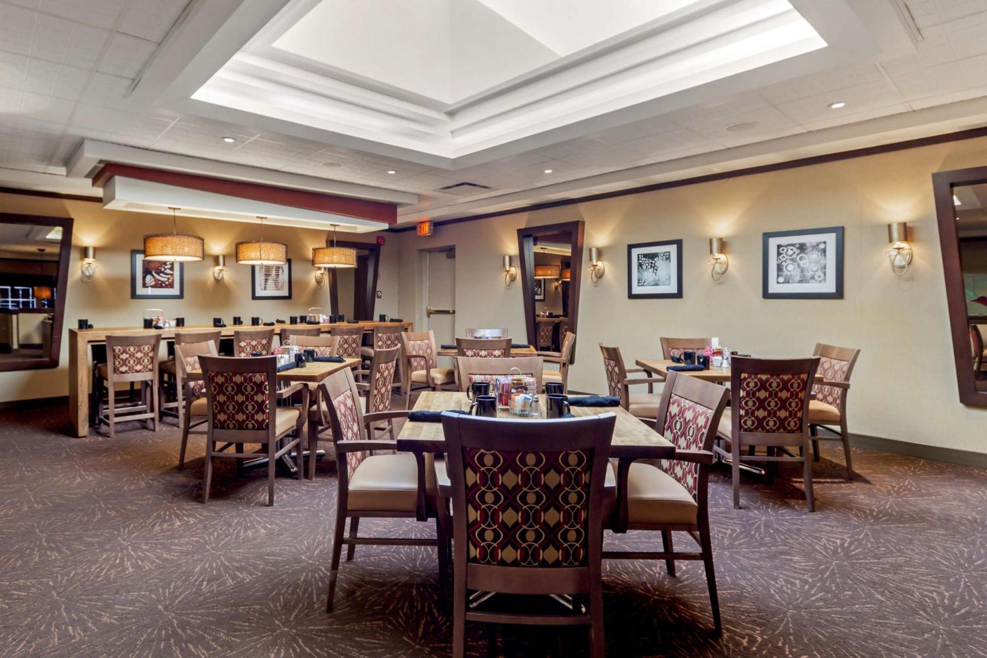 Best Western Premier Denham Inn & Suites Ледук Экстерьер фото